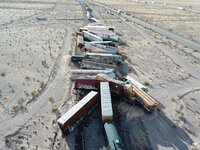 397982e3-0ad8-4c1c-8235-f56c27a73af9-train.derail2_1_of_1.jpg