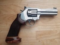S&W 617 .22 revo1.jpg