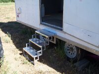 trailer steps 002.JPG