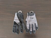 Mirka_Gloves.jpg